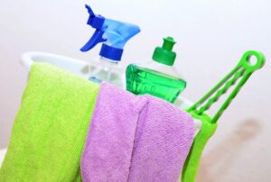 不登校の子どもが家庭で教師を利用するメリットは？