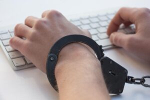 ゲーム依存の子どもを支援するフリースクールの取り組みは？
