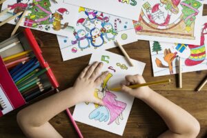 不登校の子どもが学校以外の学び場で得られるメリットは？